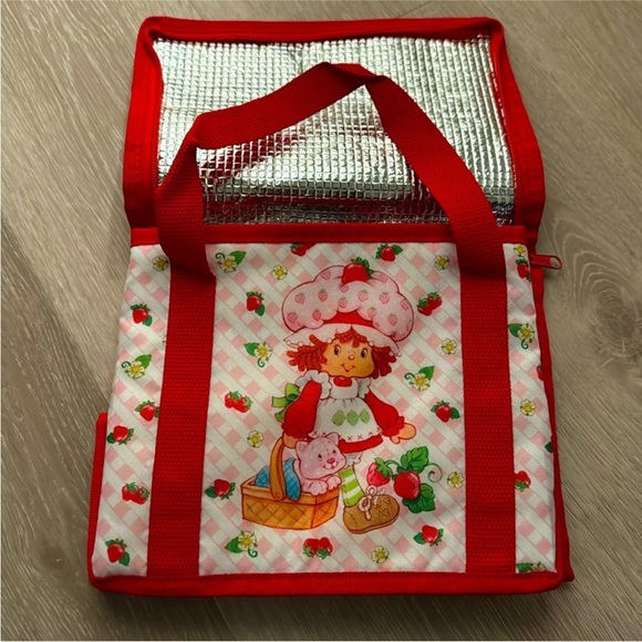 Strawberry Shortcake Insulated Lunch Bag NEW 🏷️ - Picture 3 of 5
